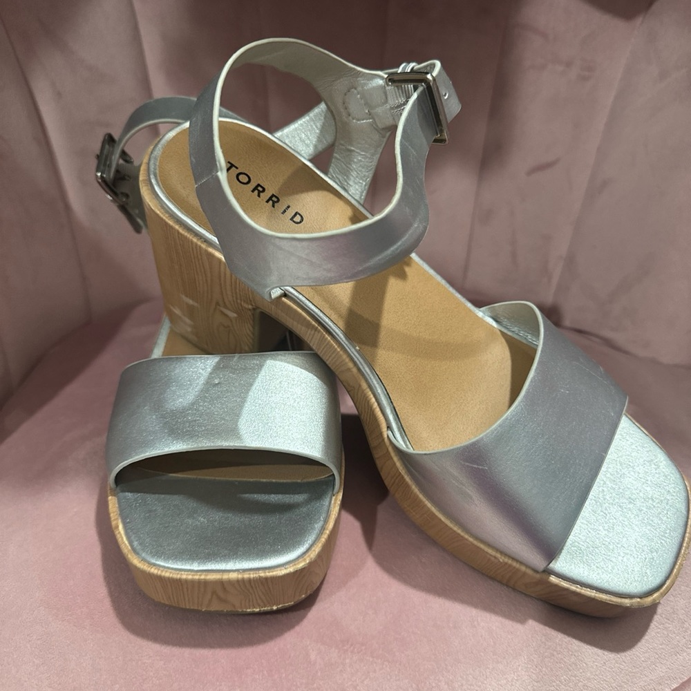 TORRID 10.5WW